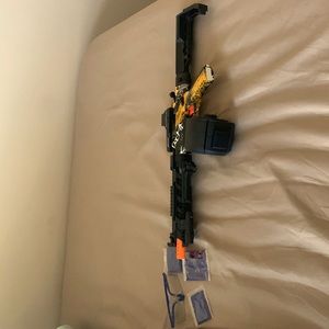 I’m selling a gel blaster is perfectly fine no damage or stuff